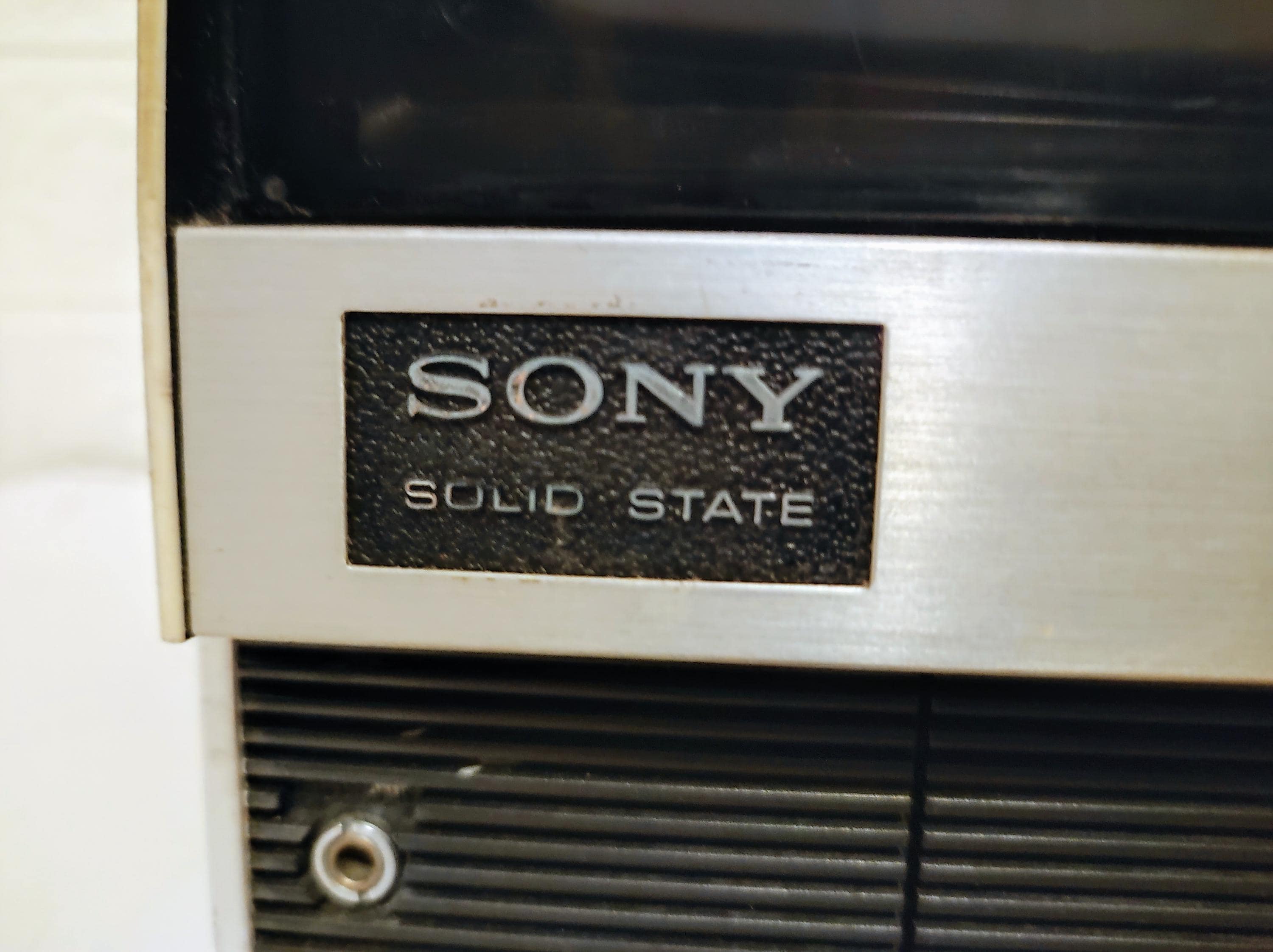 Vintage Sony Solid State TV: 1970s Retro Decor (non-working Vintage Sony Solid State TV: 1970s Retro Decor (non-working