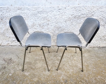 Par de sillas de oficina retro de metal plateado / Sillas de oficina modernas / Sillas estilo Bauhaus / Muebles modernos de mediados de siglo / Sillas de comedor retro