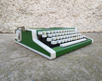 Mid Century Mechanische Schreibmaschine / Grüne Schreibmaschine / Schreibmaschine mit Koffer / Unis TBM de Luxe/ Portable Schreibmaschine/ 70er Jahre