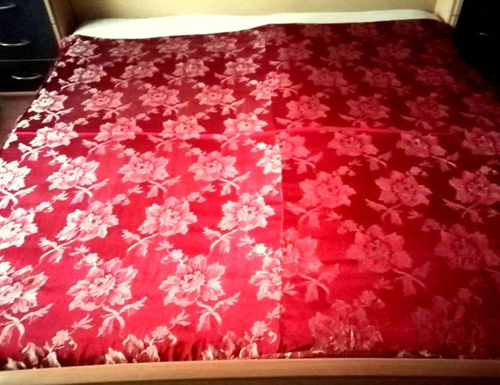 Vintage Bed Cover/ Silk Bed Cover With Frills/ Red Flower Etsy