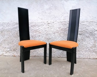 1 von 2 Vintage Stühle mit Hoher Rückenlehne / Post Modern Stühle / Polsterstühle / Schwarz Lack Stühle / Italienische Stühle / Italien / 90er Jahre