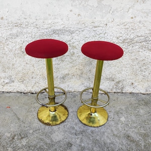 Coppia vintage di sgabelli da bar/ Coppia di sedie da bar/ Sedie vintage/ Sgabelli in metallo e tessuto/Sgabelli da bar moderni della metà del secolo /Sedie da bar rosse / Anni &#39;80