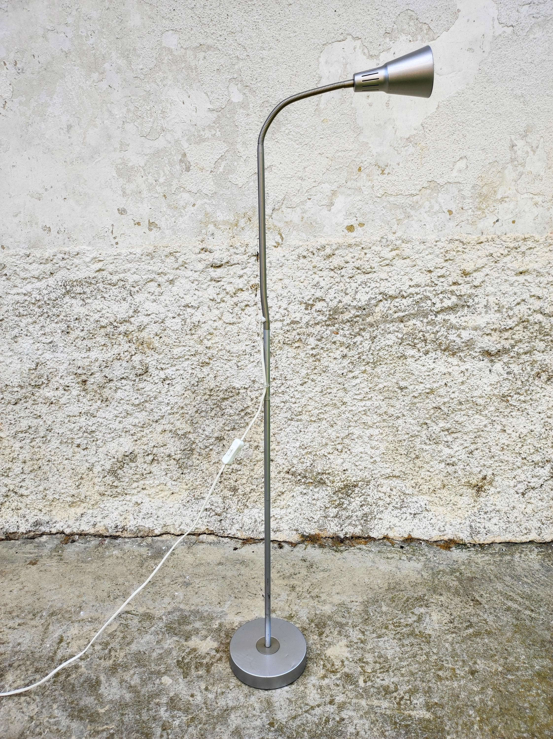 ヴィンテージ IKEA Kvart フロアランプ / 調節可能なグースネック