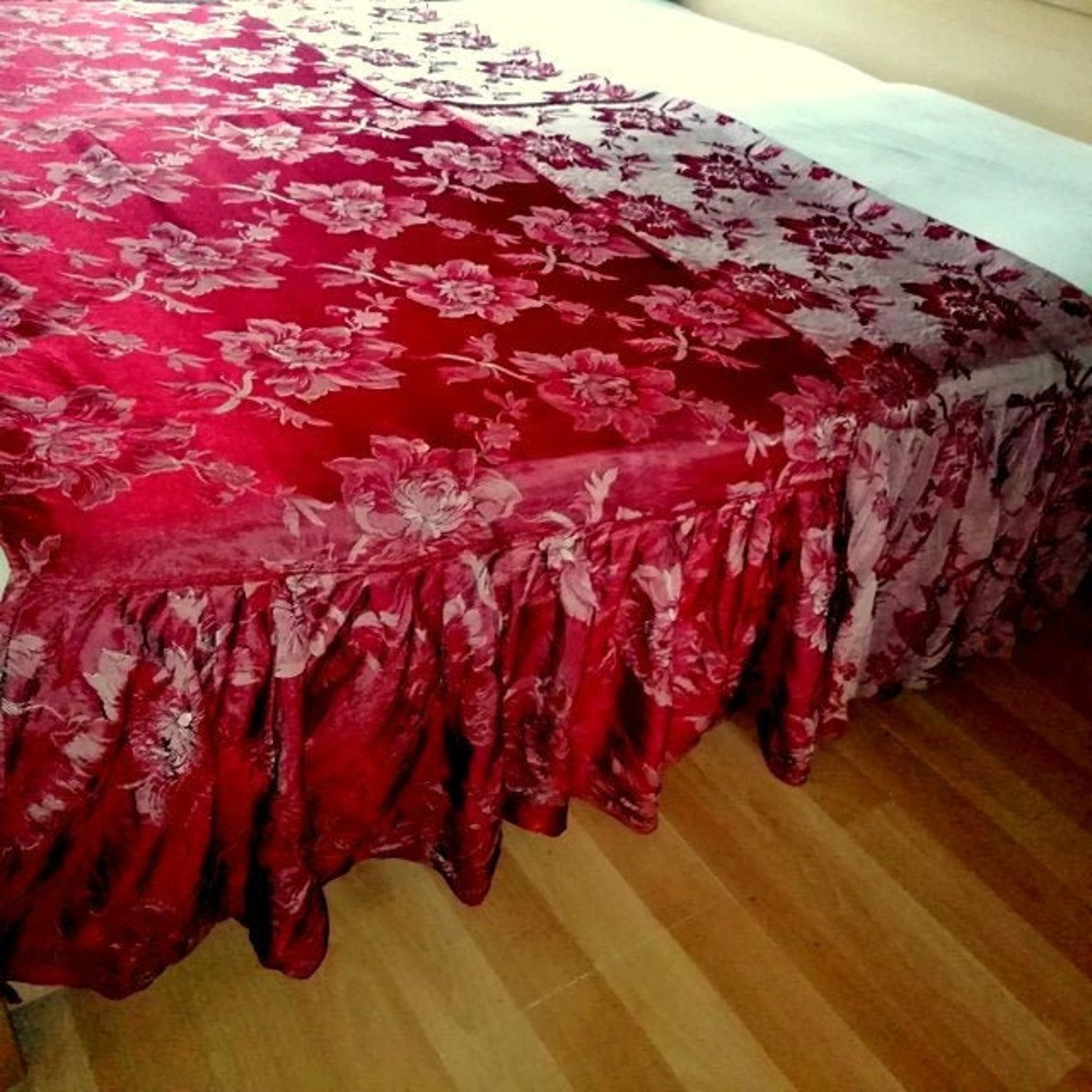 Vintage Bed Cover/ Silk Bed Cover With Frills/ Red Flower Etsy