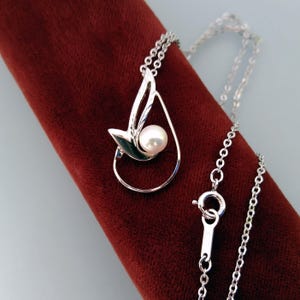 Mikimoto Akoya Pearl Pendant Sterling Silver Chain Necklace, Vintage Japanese Pearls Jewelry