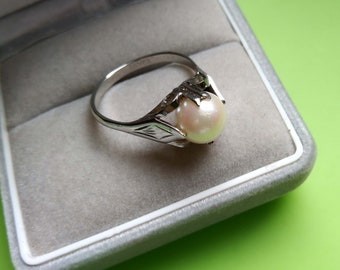 Vintage Akoya Pearl Sterling Silver Ring: Minimalist Japanese Jewelry
