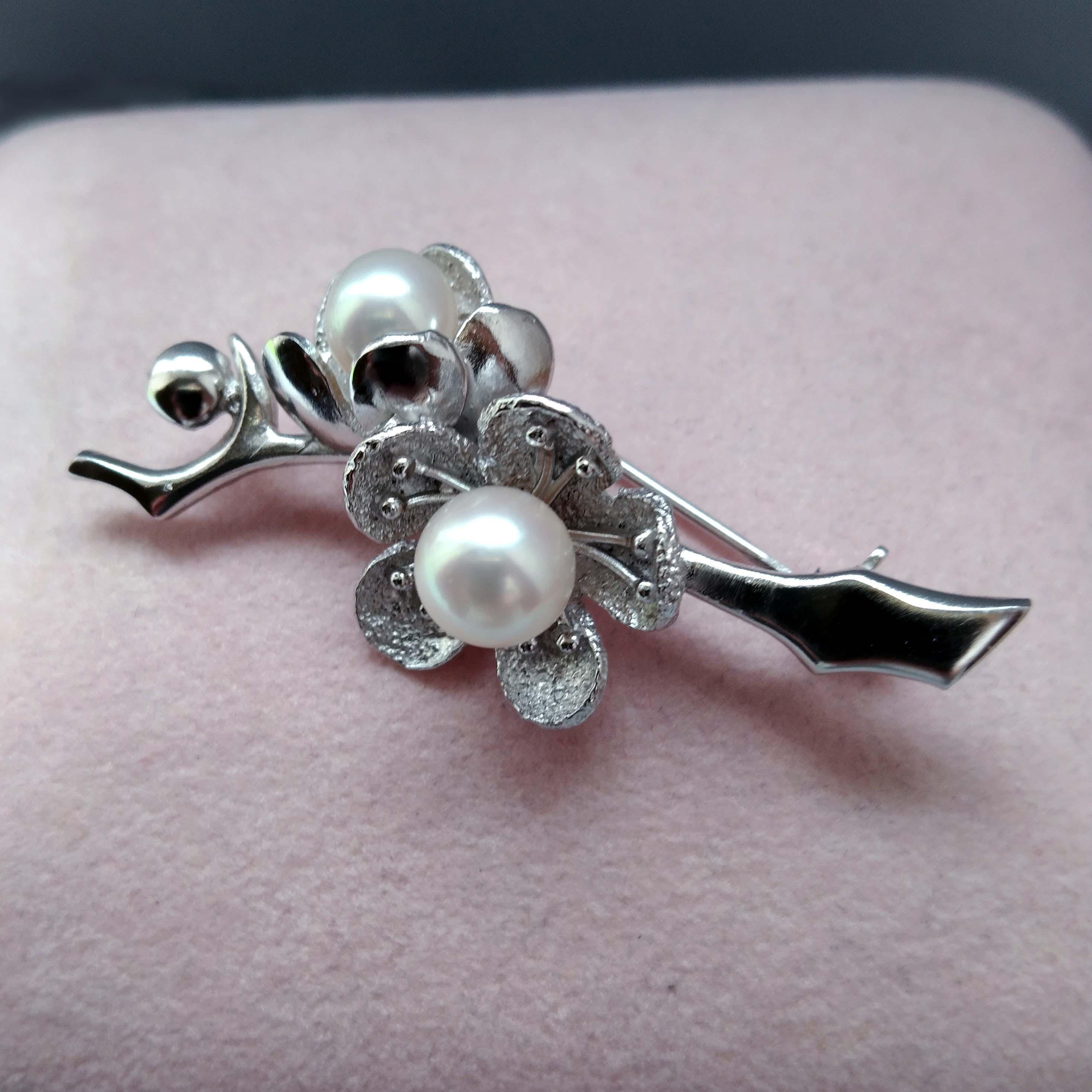 アクセサリー silver brooch with pearl Silver Floral Brooch Real Cultured White Baroque Pearl Green
