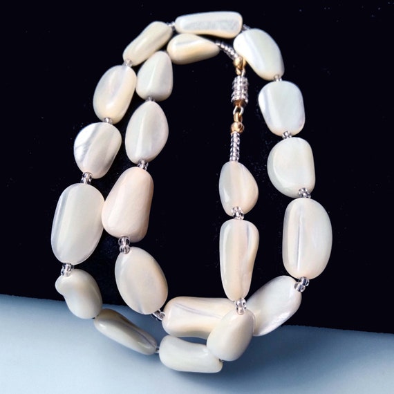 White Mother of Pearl Flat Bead Necklace, 19 inch… - image 4