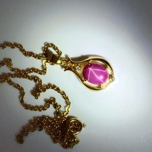 Star Ruby Gold Plated Pendant, Chain Layering Necklace 16in, Vintage Lindy Star Sapphire Jewelry