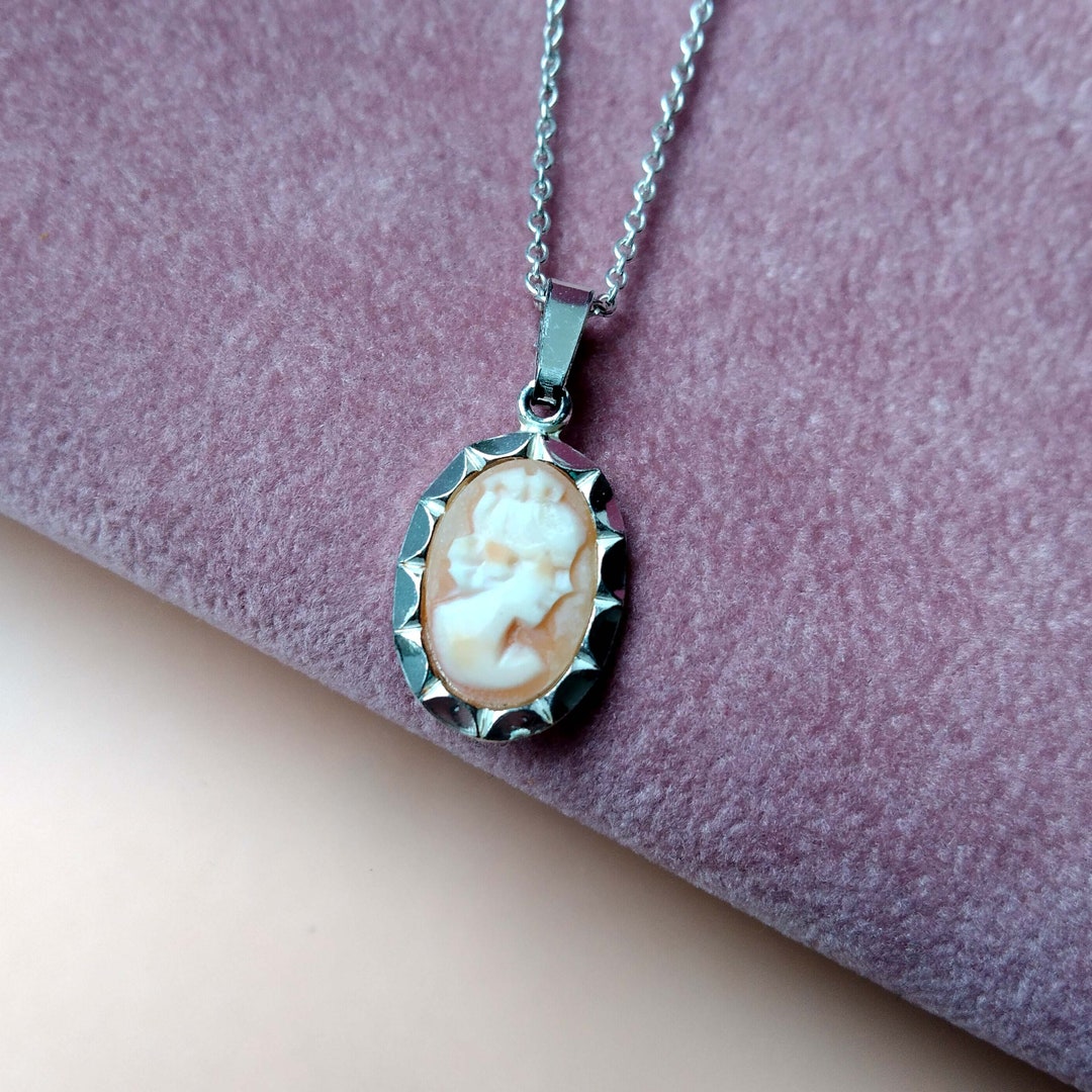 Tiny Carve Shell Cameo Pendant Necklace: Sterling Silver Vintage ...