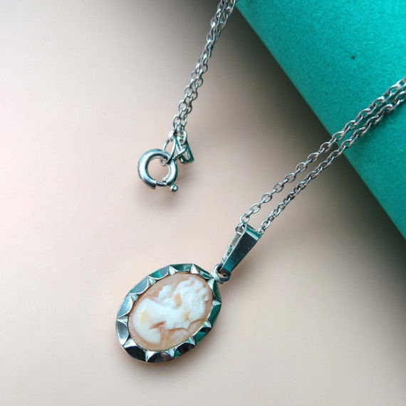 Tiny Shell Cameo Pendant Sterling Silver Chain Necklace Vintage Jewelry