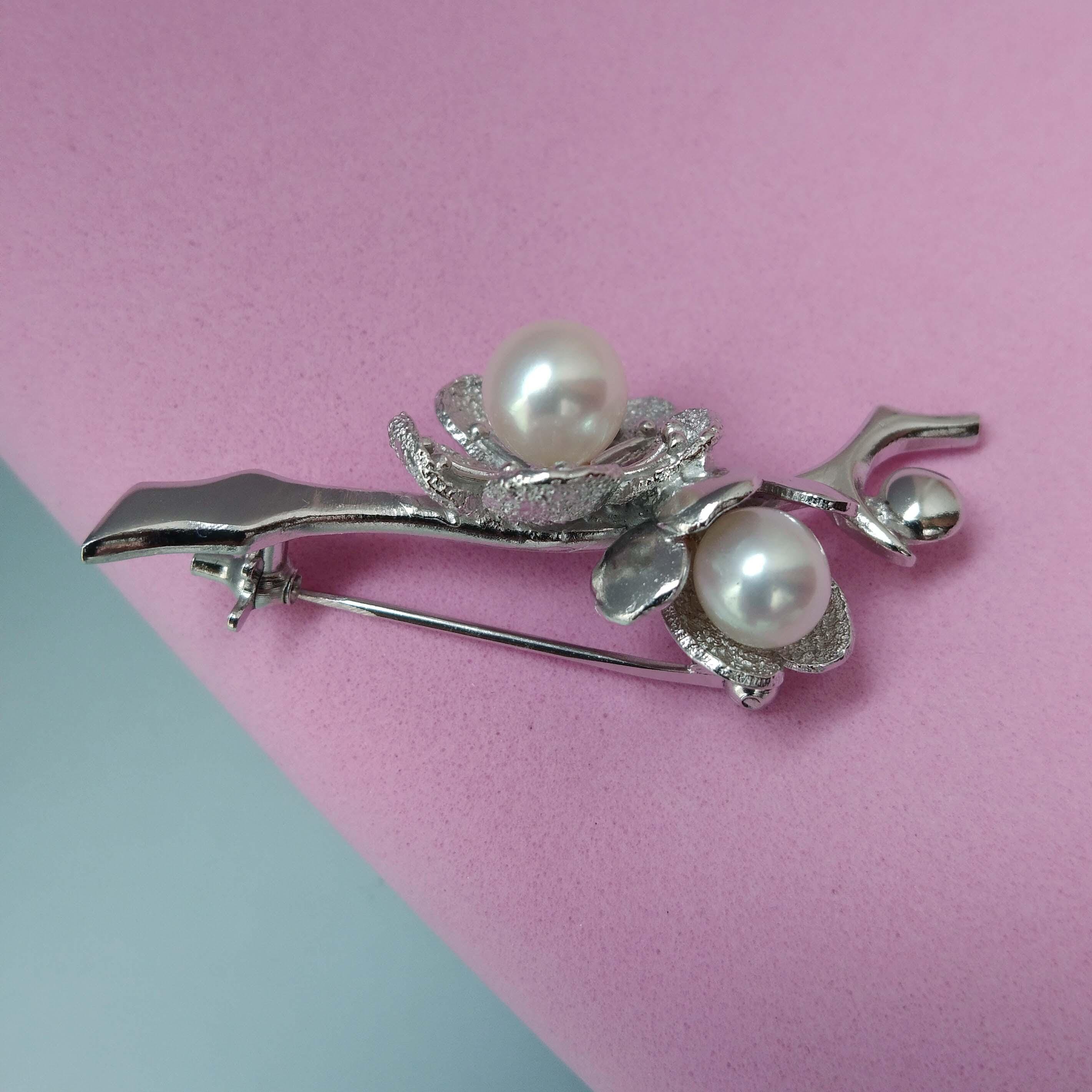 アクセサリー Akoya Pearl brooch in silver Rank A il_1080xN.3691783092_bz8k.jpg