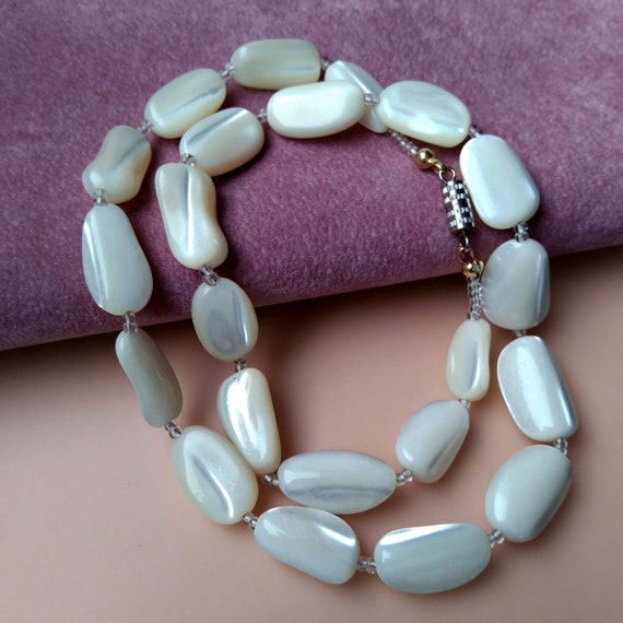 White Mother of Pearl Flat Bead Necklace, 19 inch… - image 1