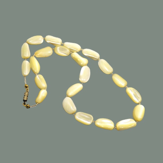 White Mother of Pearl Flat Bead Necklace, 19 inch… - image 6