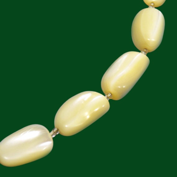 White Mother of Pearl Flat Bead Necklace, 19 inch… - image 7