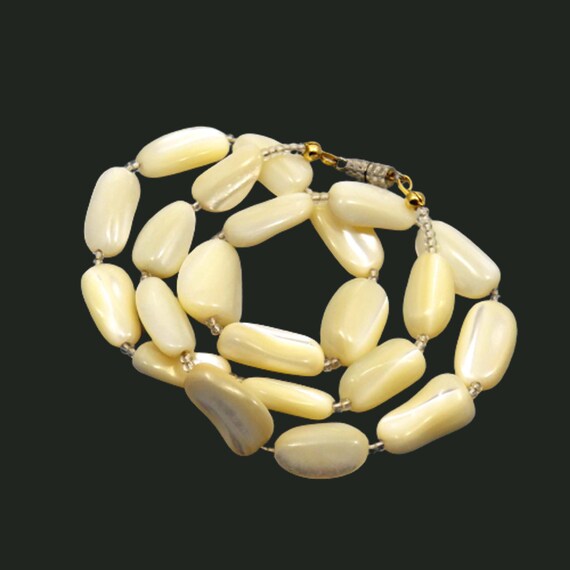 White Mother of Pearl Flat Bead Necklace, 19 inch… - image 8