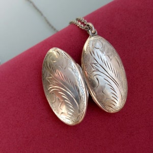 Vintage Sterling Silver Etched Locket Brooch / Pendant