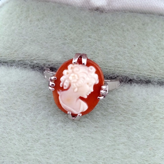 Tiny Shell Cameo Ring, Sterling Silver Vintage Je… - image 1