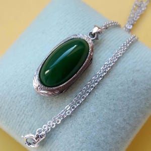 Green Crystal Antique Locket Pendant, Etched Photo Pendant, Mourning Jewelry 1940s