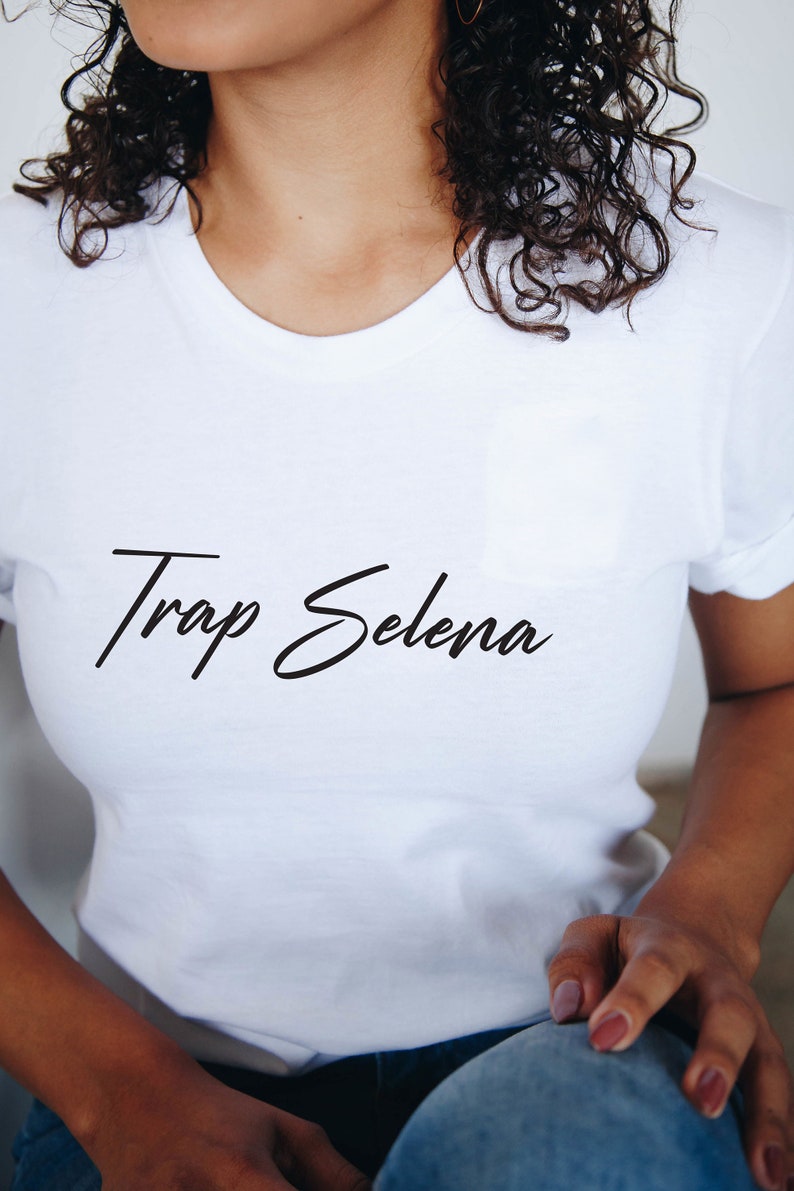 selena graphic tee
