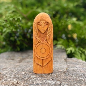 Freya wood carving statue, witchcraft, goddess statue, wiccan decor, pagan altar, viking statue