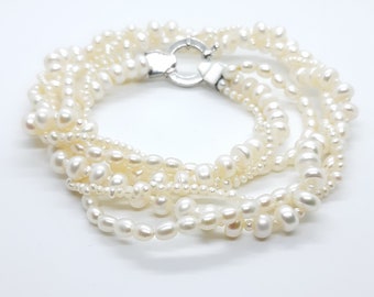 pearl necklace with silver lock