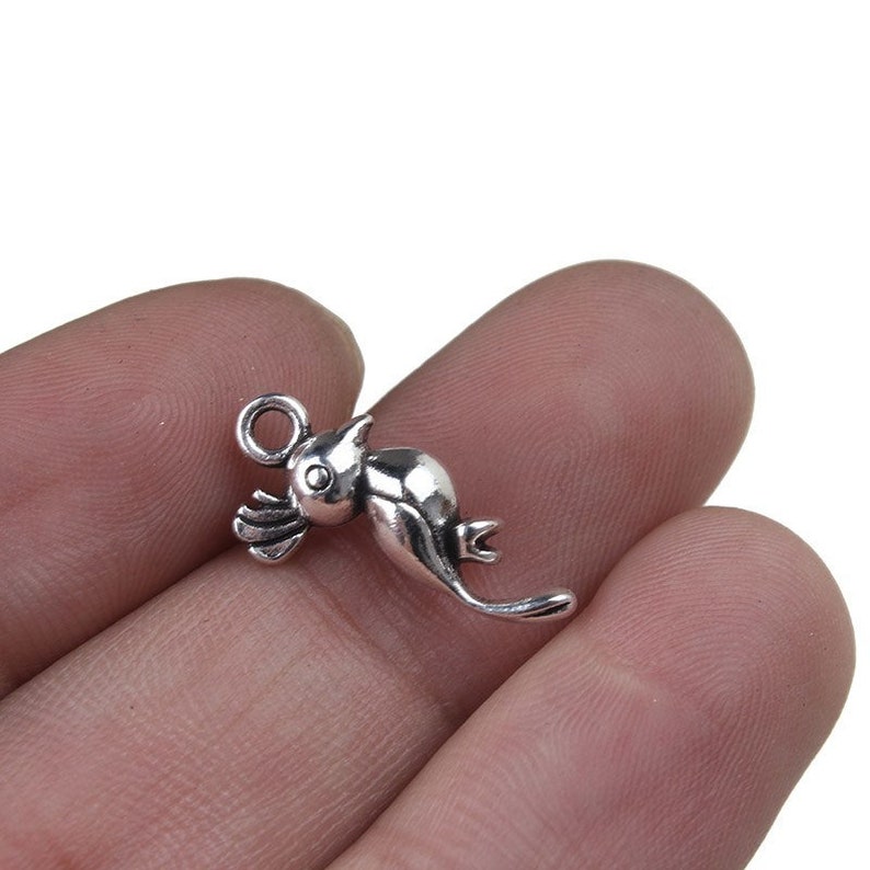 20 Antique Silver Colour 16 x 13mm Cute Monkey Charms