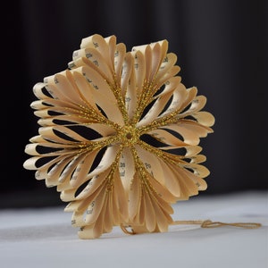 Papier Schneeflocken, Vintage Weihnachtsschmuck, Papier Ornament, Buchseite Dekorationen,