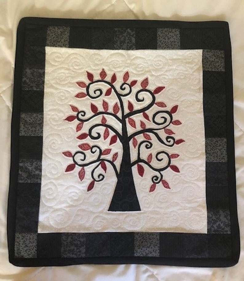 Curvy Tree of Life Quilted Wall Hanging Custom Colors Swirls Quilt Branch Branches Valentine/'s Day Valentine Graduation Gift Birthday