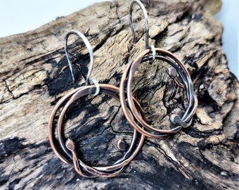 Intertwined circle  - Free Form Wire wire wrapped earrings