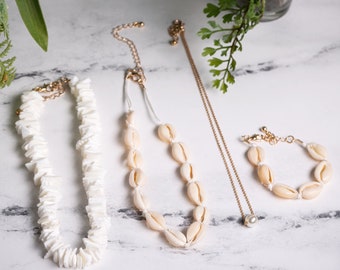 Shell necklace set