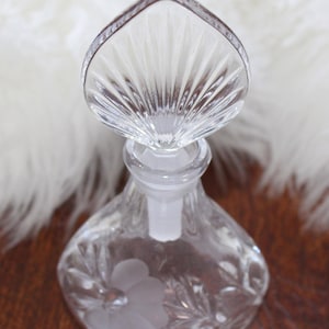 Etched glass, 1980s vintage perfume bottle, victorian style with flowers, tear drop stopper. Excellent condition