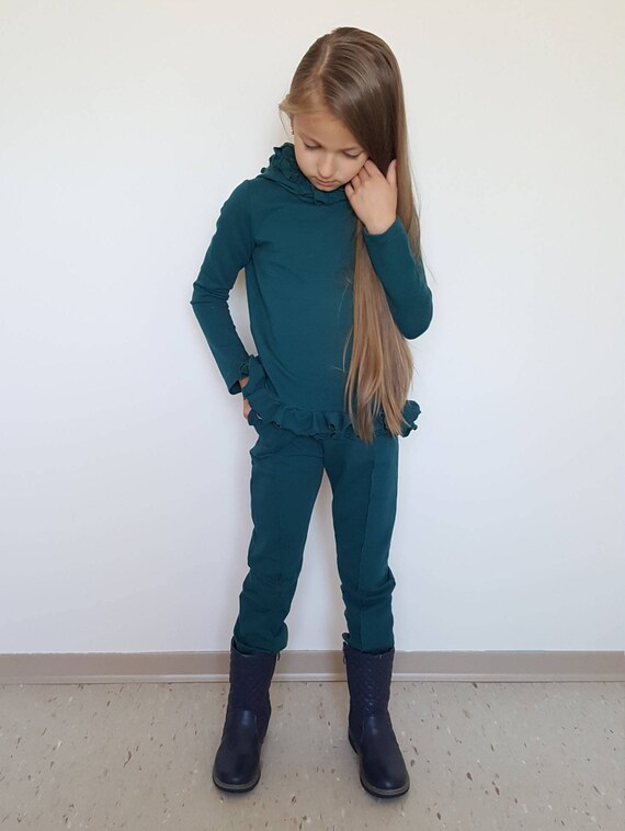 girls sweat suit