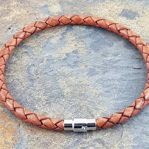 Light Brown Leather Bracelet 5 mm round silver clasp