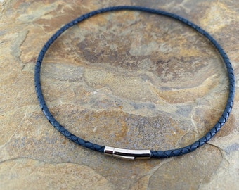 Navy  leather 5 mm diameter round necklace