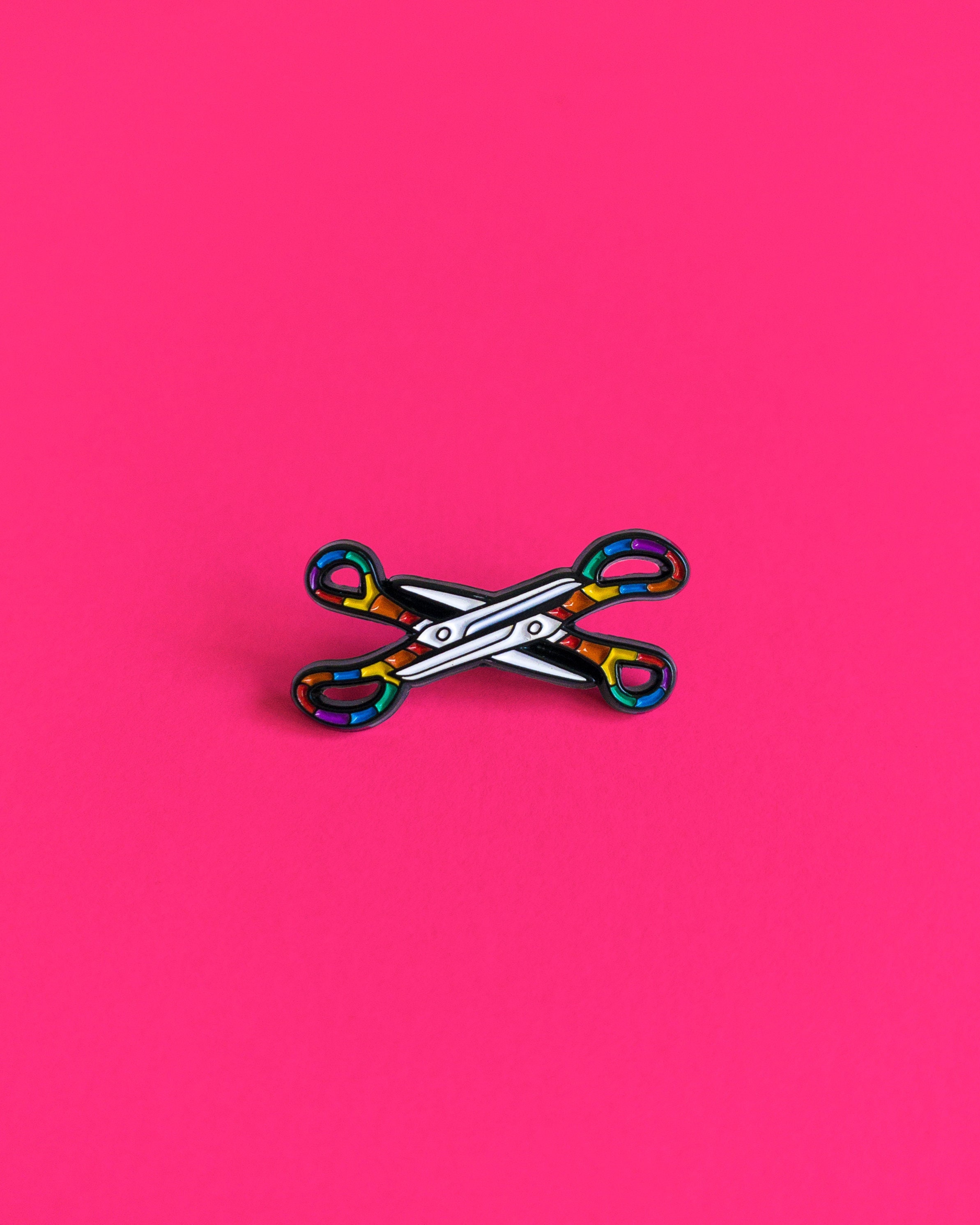 Ciseaux lesbiennes Pride Pin Badge de fierté subtile Lesbian Bisexual LGBT  Rainbow Queer Badge Lesbian Gay Trans Émail Pin Accessoire Discret - Etsy  France
