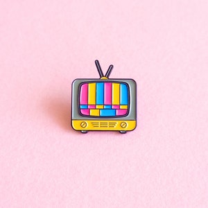 Subtle Pride Pin Pansexual Vintage Retro TV Pride Badge — Retro Style Minimalist Pride LGBT Pan Badge Gay Enamel Pin Pride Accessory