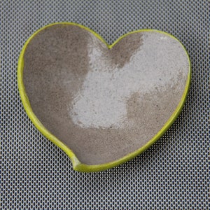 Keramiska tallrikar, Hjärtformad, Smyckesfat i keramik, Handgjorda sidofat, Smyckesbricka i keramik, Pesto-keramiktallrikar, Små keramiska tallrikar,