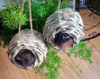 2 Wicker fleece filled hummingbird houses, Bird house, Bird nest, Bird nesting material