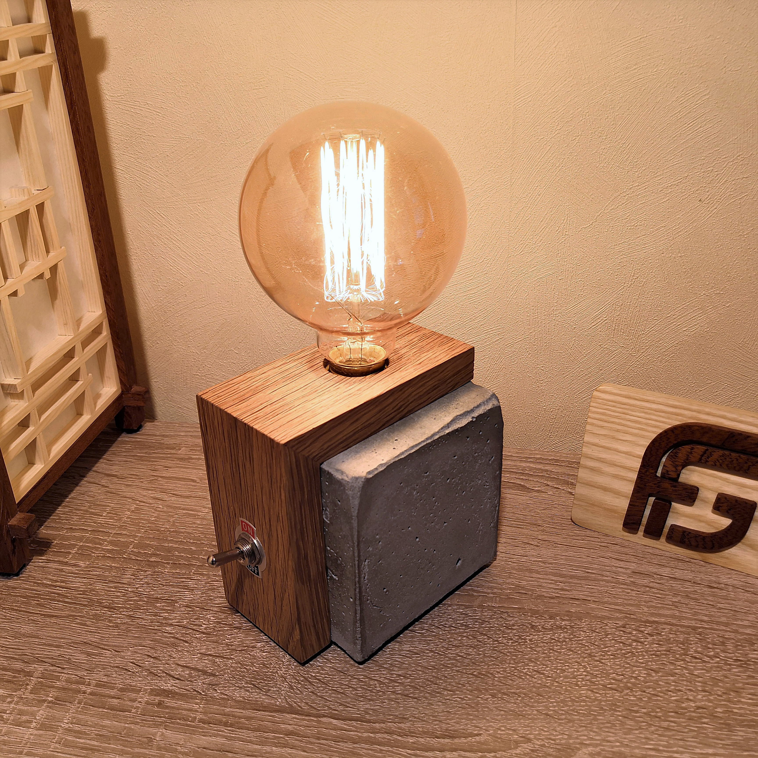 Lampe de Table en Béton et Bois, Style Industriel, avec Interrupteur Ampoule Edison