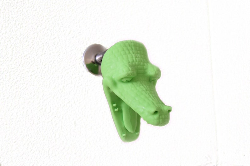 Green Gator Shower Head, Alligator Bathroom Accessory, Boys Bathroom Décor, Alligator Décor, Florida Gators Décor, Alligator Decoration image 1