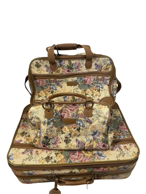 Verdi Travelware luggage set yellow floral tapest… - image 1