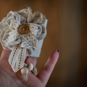 Natürliche Serviettenringe, handgemachte beige BlütenServiettenringe, Bauernserviettenringe, shabby Serviettenhalter senfgelb