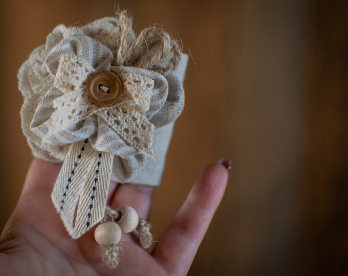 Natural napkin rings, handmade beige flower napkin rings, farmhouse napkin rings, shabby napkin holders mustard yellow