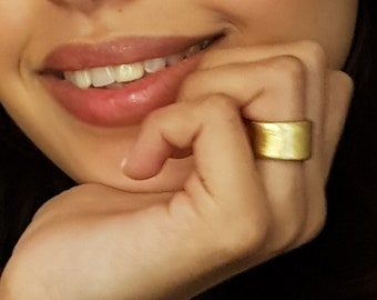 18K Gold Wedding Band for Women, Thick Gold Band, Wide Band Ring, Texture Gold Ring, Gold Statement Ring, Cigar Band Ring, Hammered Ring