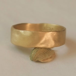 14K Solid Gold Wedding Band for Men and Women, Organic Hammered 6mm Wide Handmade Ring