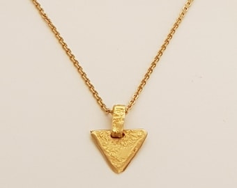 Tiny gold arrow pendant necklace, triangle necklace, triangle pendant necklace, gold triangle necklace, geometric necklace pendant