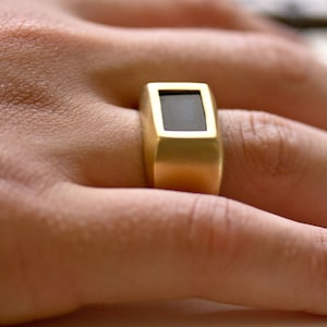 Man Onyx Cushion Ring, Black Onyx Signet Ring, unisex Onyx Wedding Ring, Minimalist Men Ring, Modern Men Ring, Men Gift image 1