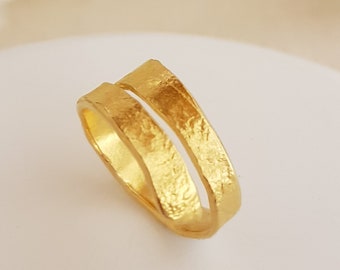 18K Gold Wrap Ring, Bypass Ring, Gold Thumb Ring for Women, Gold Coil Ring, Hammered Gold Ring, Vintage Style Ring, Antique Style Ring