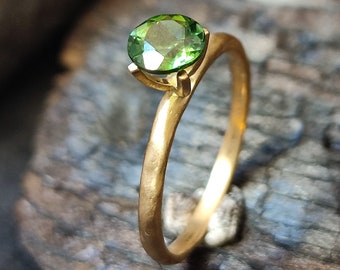 Light Green Tourmaline Ring, 18k Gold Engagement Ring with Faceted Solitaire Green Tourmaline Gemstone, Dainty Organic Gold Band Ring